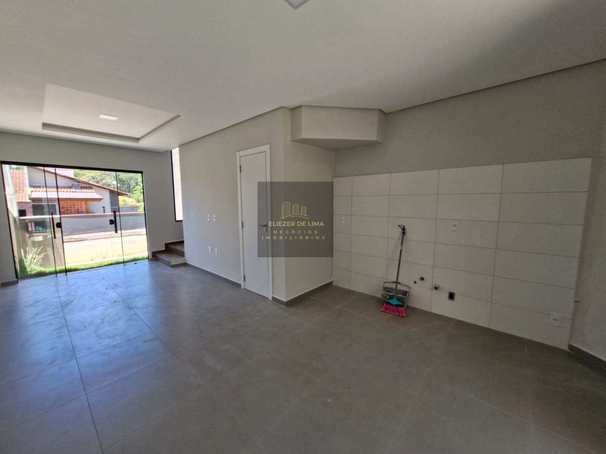  - Sobrado à venda em Jaraguá do Sul, Estrada Nova, com 2 quartos, 71m²